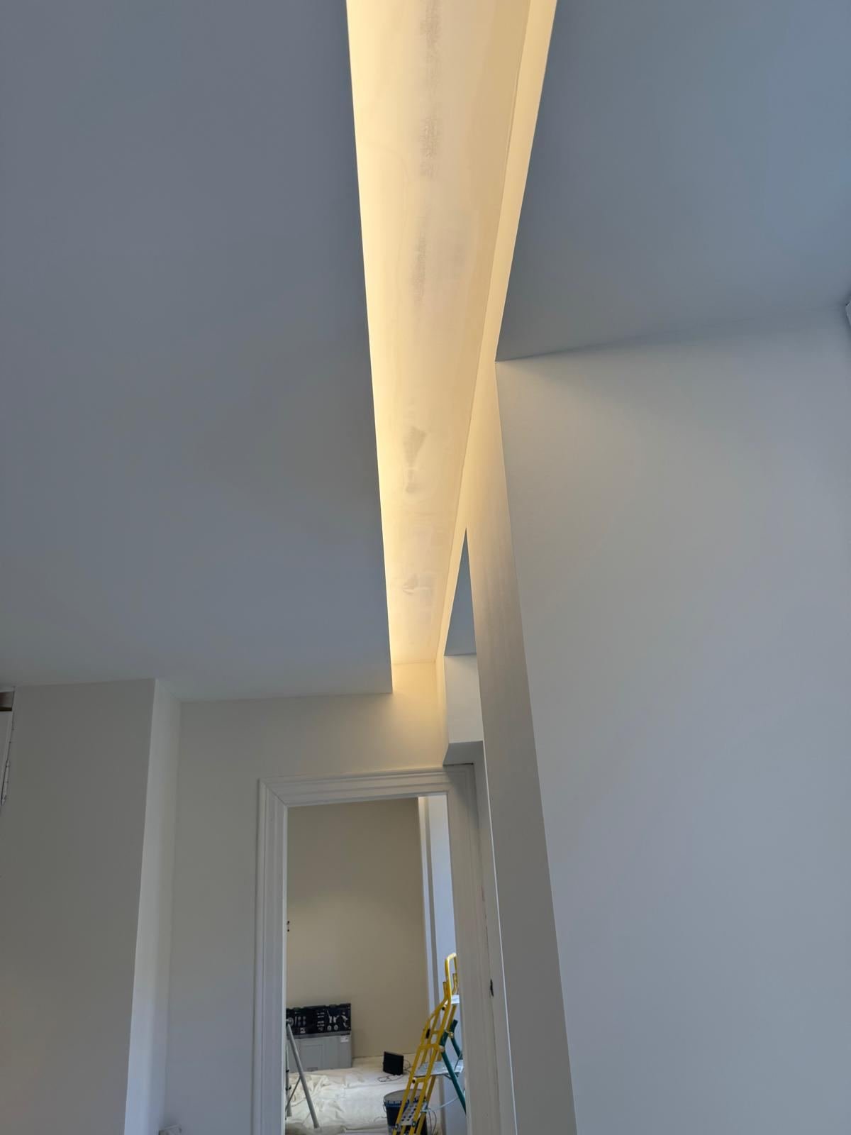 Bandeau lumineux LED en faux plafond
