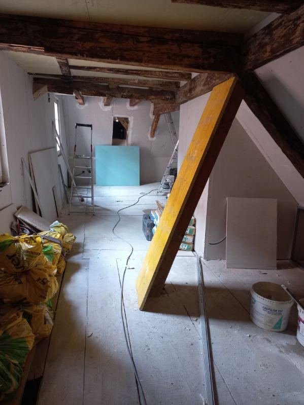 Combles aménagés avec cloisons en plaques de plâtre